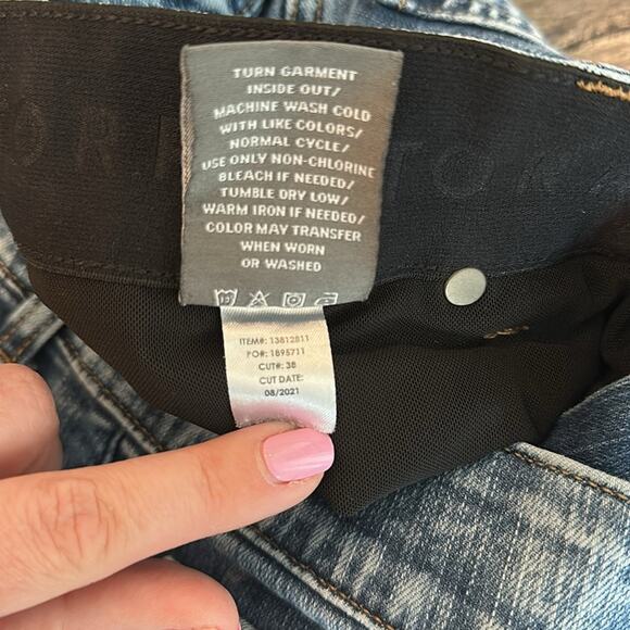 Torrid 20R Melrose Premium Stretch Bombshell Skinny Jeans - Picture 7 of 10